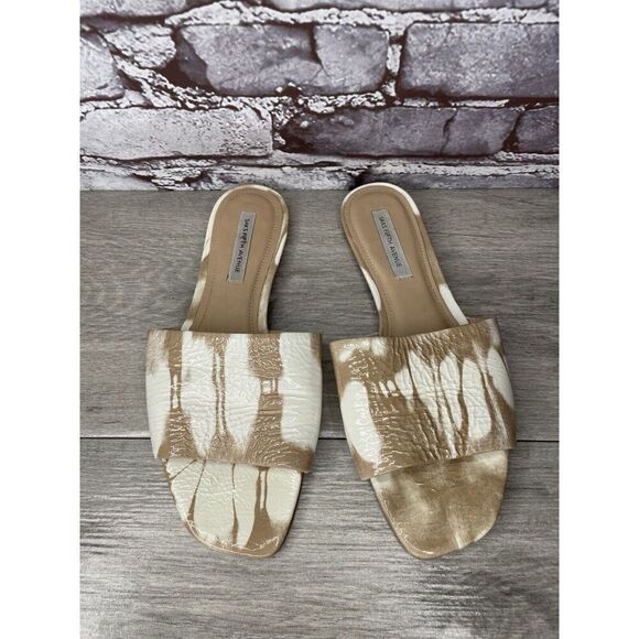 Saks Fifth Avenue White Tan Patent Leather Slides Open Toe Flats Sandals Women 9 - Picture 15 of 16